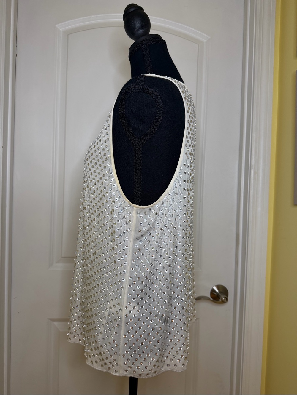 Marc Jacobs white Sleeveless Embellished Tank size M, good condition - Picture 2 of 5